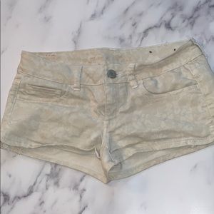 America Eagle size 6 shorts